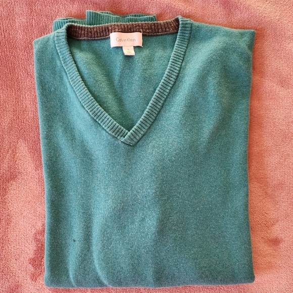 Calvin Klein V-NECK Sweater - Picture 2 of 6